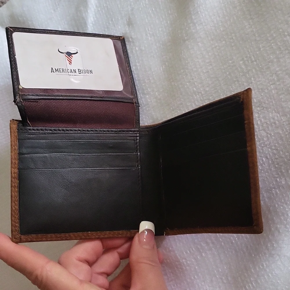 American Bison Men's Bifold Leather Wallet Made in USA